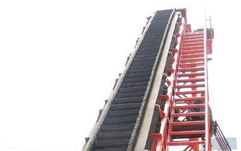 Application scope, use and advantages of high-angle conveyor